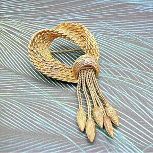 Gold Plated Wreath Tassel Twist Swirl Brooch Hat Pin Waterfall Vintage 1950-60's